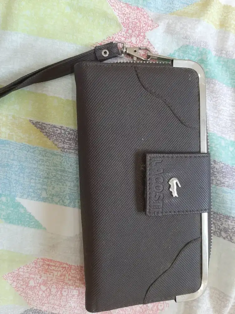 Di jual dompet wanita lacoste warna coklat