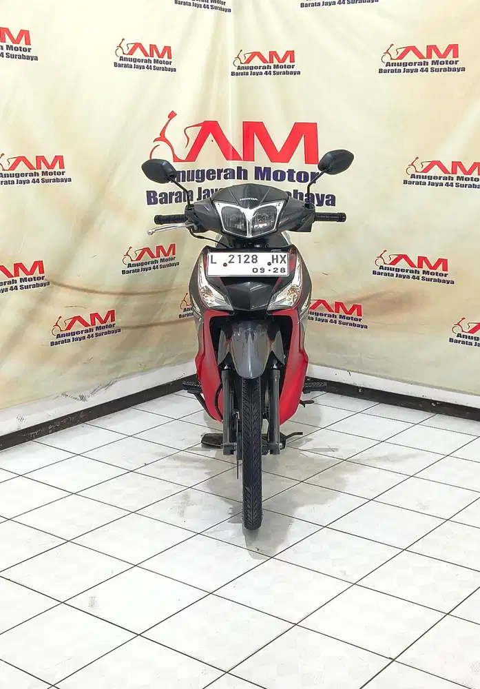 Honda Supra x 125 Helm in Tahun 2013 warna hitam