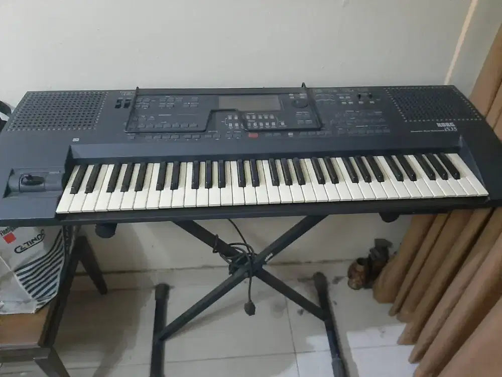 Keyboard Korg iS35