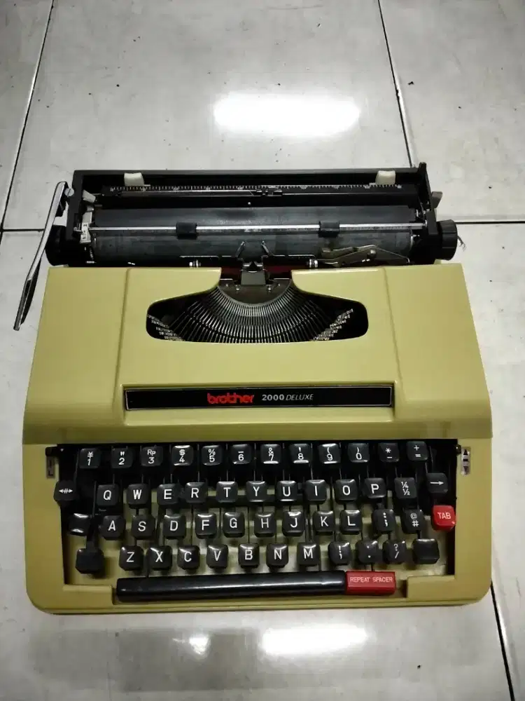 Mesin ketik brother 2000