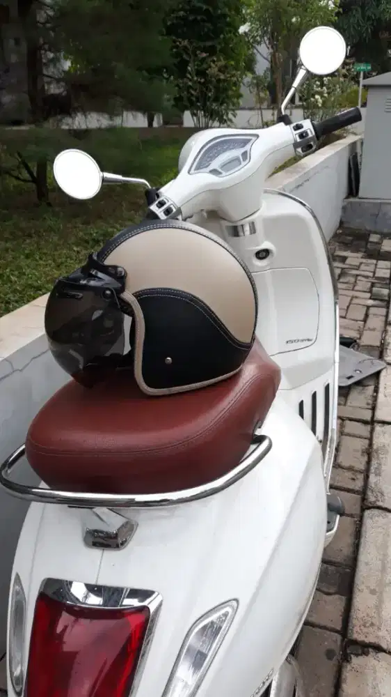 Vespa Piaggio Primavera white 2016 terawat km 8000