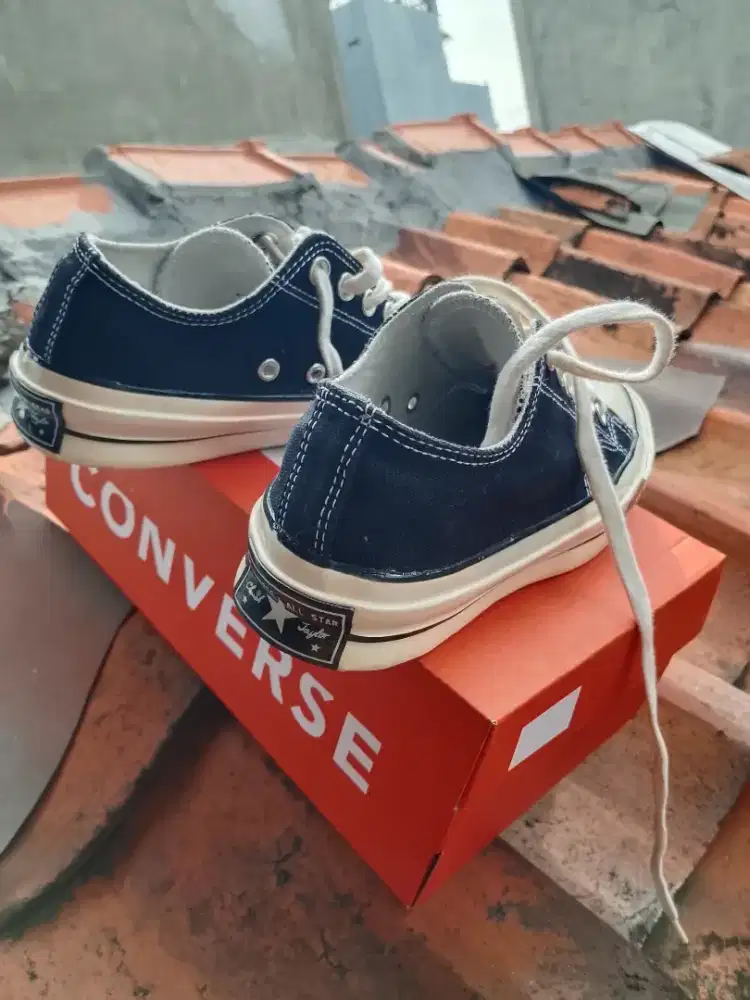 Jual karena kekecilan converse size 39/24 cm