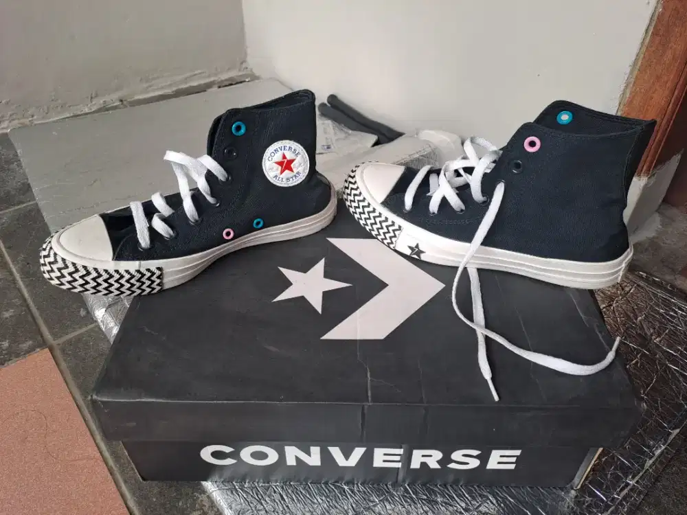 Sepatu converse all star wanita