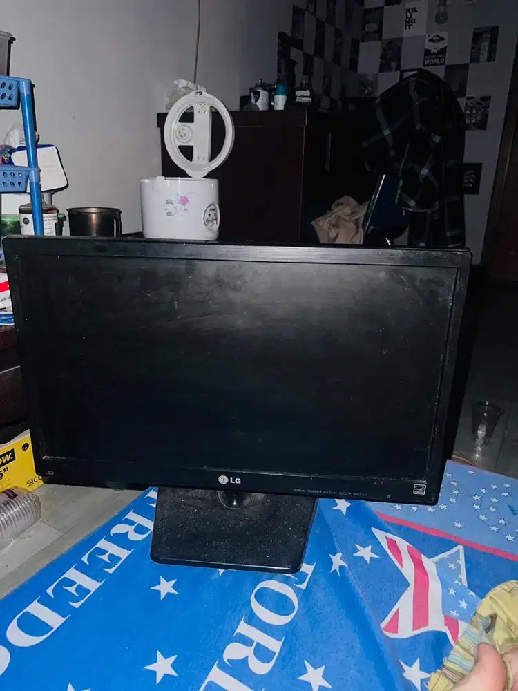 LED Monitor Komputer LG 20inch wide 20M37A