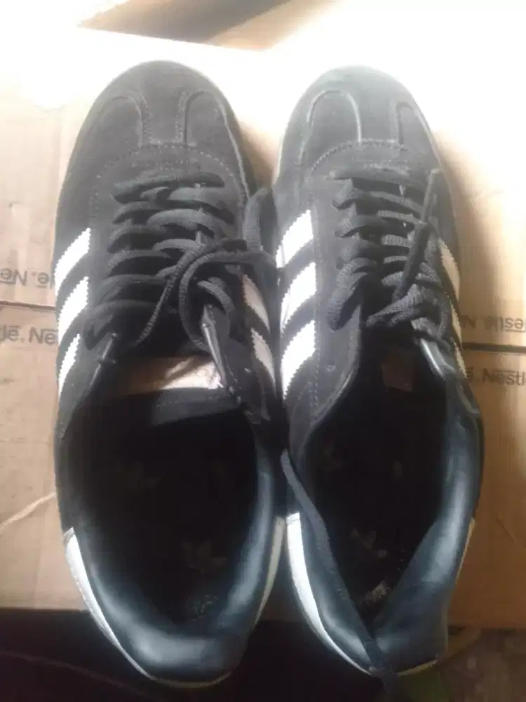 Sepatu Adidas spezial ukuran 41