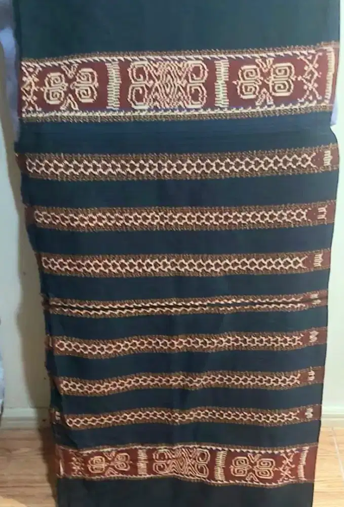 Sarung tenun sabu ntt antik motif tua ,hand made .tebal .alami