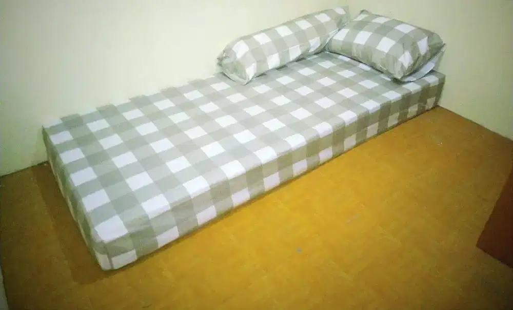 KASUR untuk kost + wifi + AC + kamar mandi dalam + garasi parkir