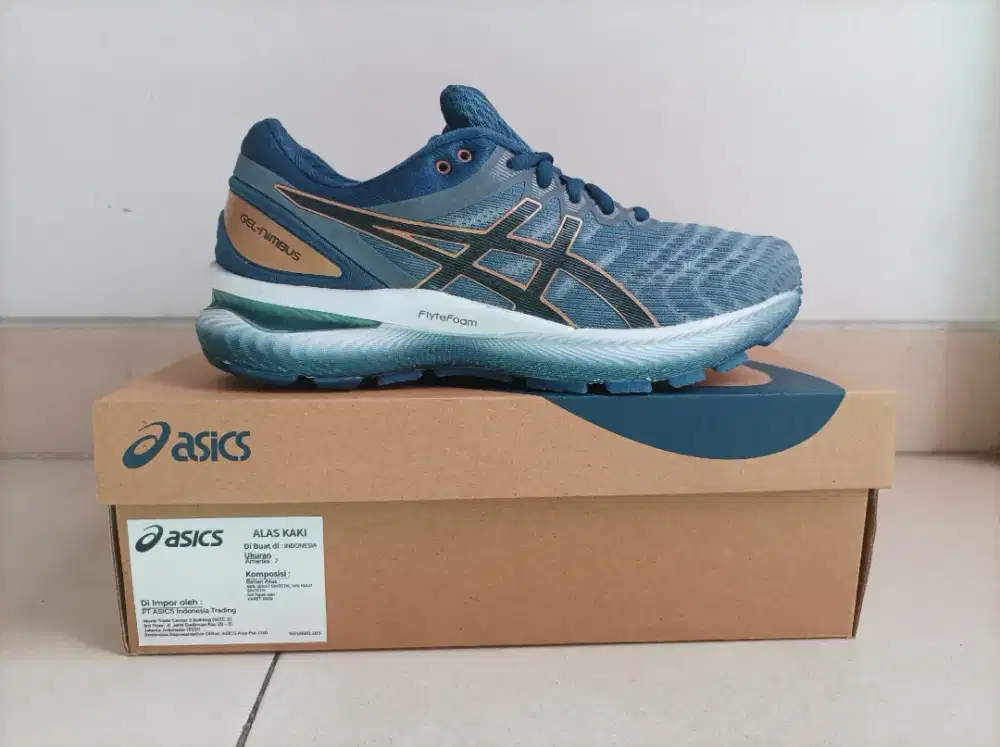 Sepatu running asics gel nimbus 22