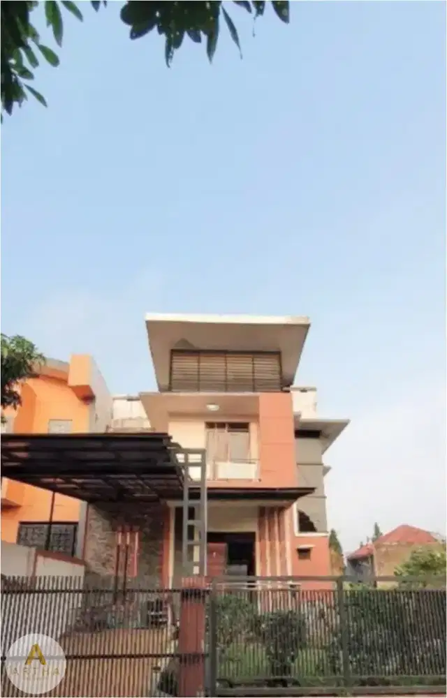 Rumah di ciwaruga polban sayap setraduta siap huni