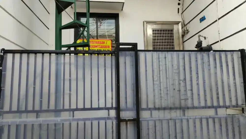 Disewakan rumah Baru 4 lantai