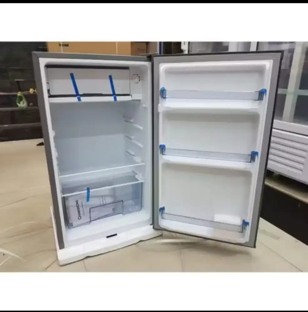 Kulkas dengan Freezer 100ltr