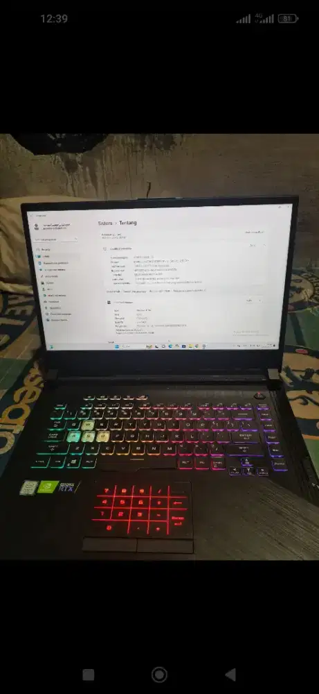 Jual laptop masih lumayan mulus