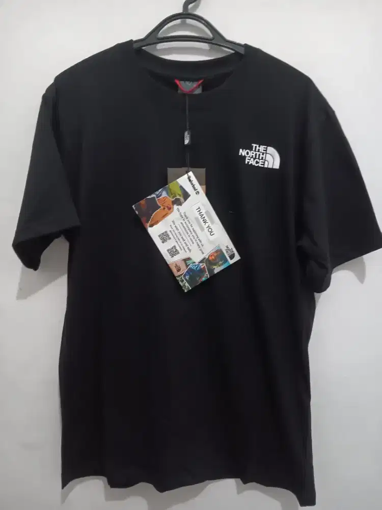 Kaos TNF Lengan Pendek Pria