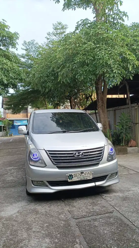 HYUNDAI H1 A1 DIESEL AUTOMATIC 2012 LOW KILOMETER