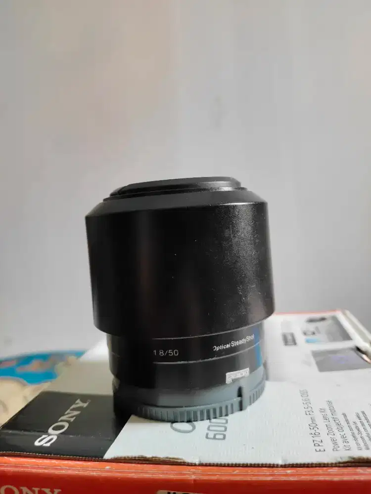 Lensa Sony E 50mm F1.8 OSS