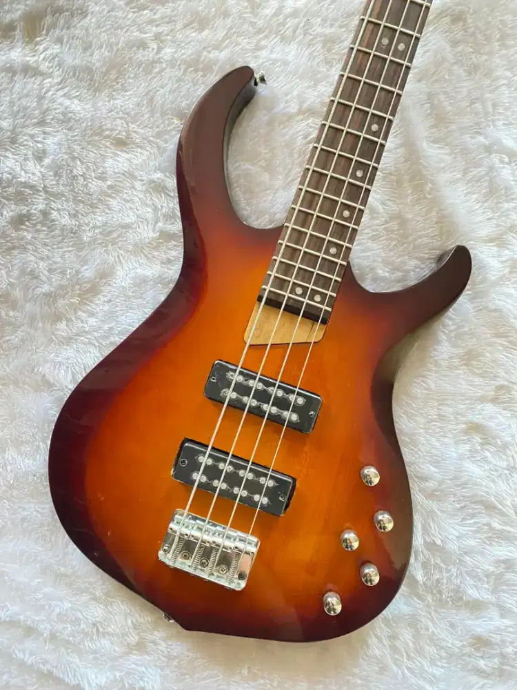 Bass marcus miller custom 4string aktif