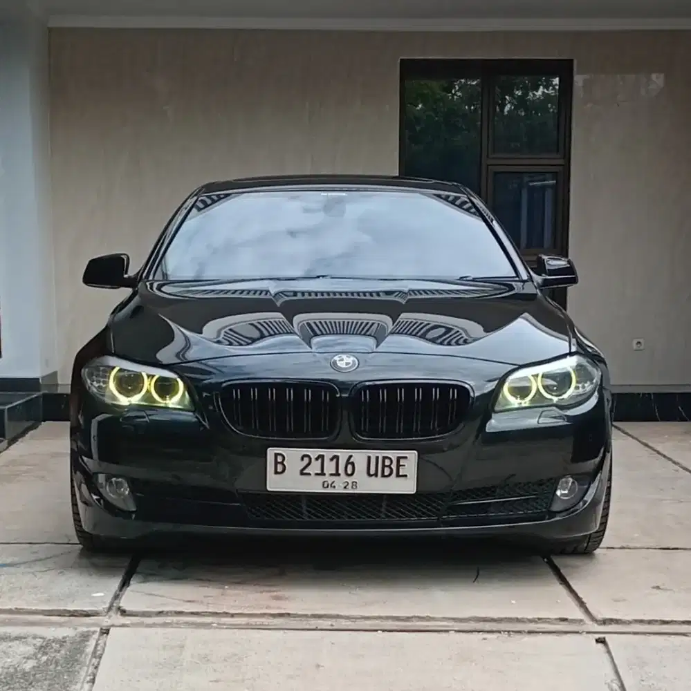 BMW 528i A/T 2010 f10 CBU Full Option