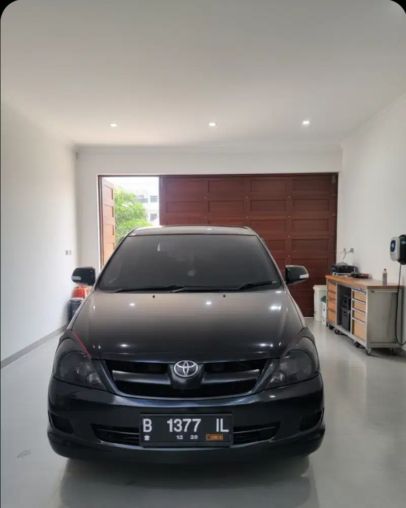 Toyota Kijang Innova 2006 Bensin