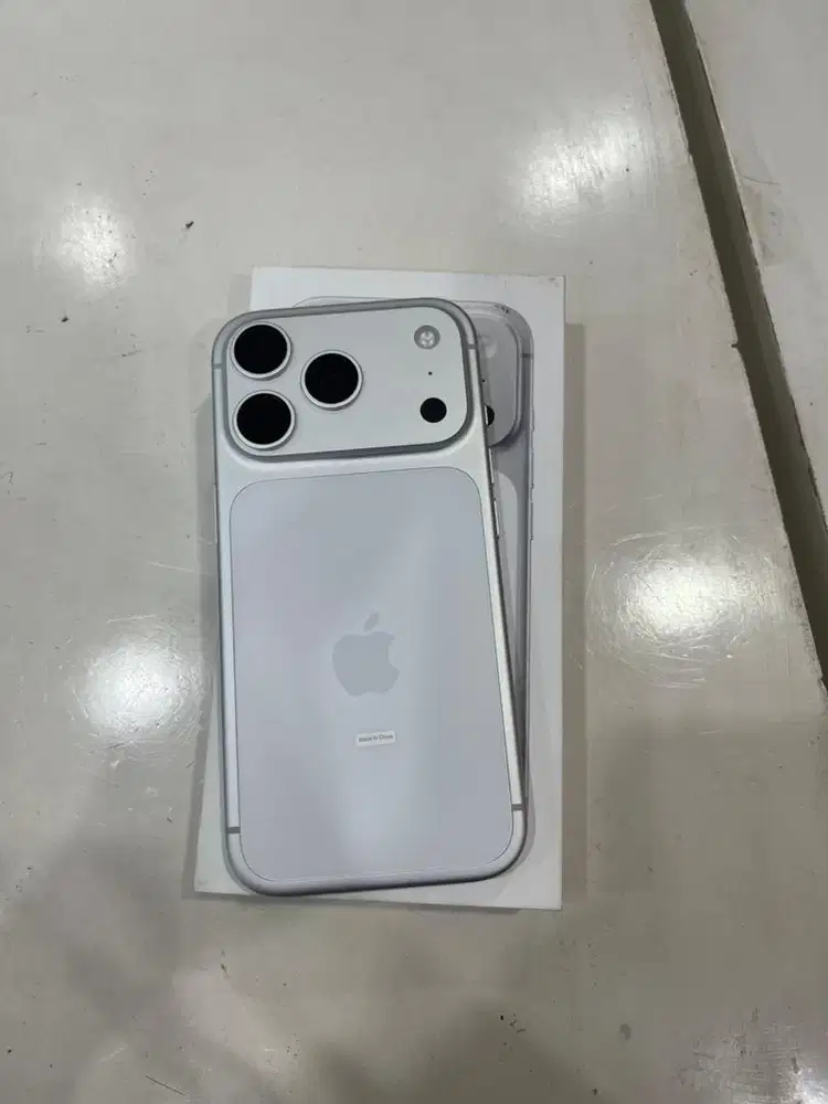 IPHONE 17 PRO MAX 256 SILVER