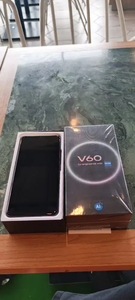 Vivo v60 12/256