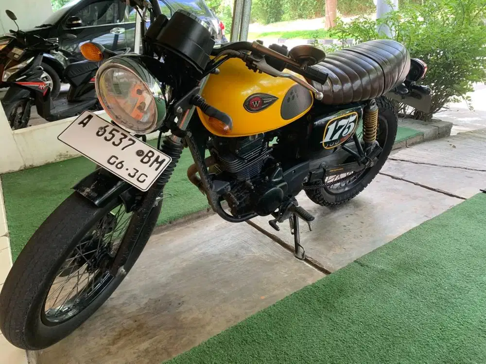 Kawasaki W 175 cafe