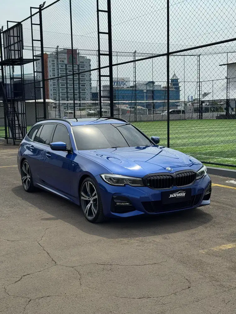 RARE BMW 320i TOURING NIK 2020 LOW ODO