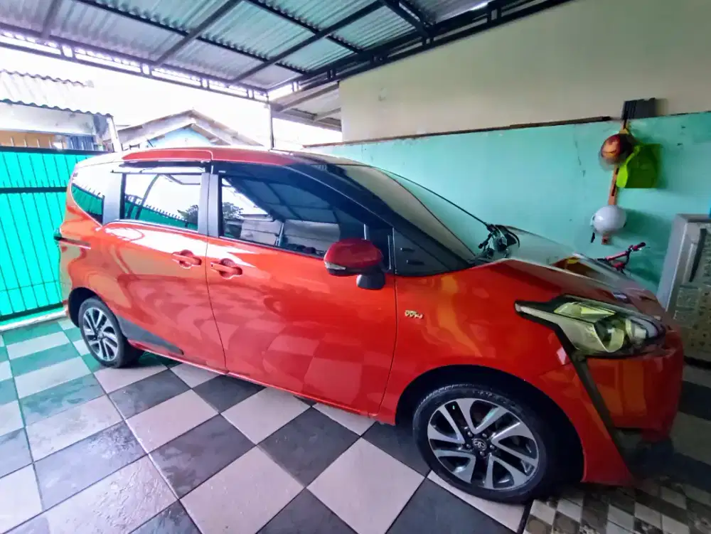 Jual Toyota Sienta V A/T 2016