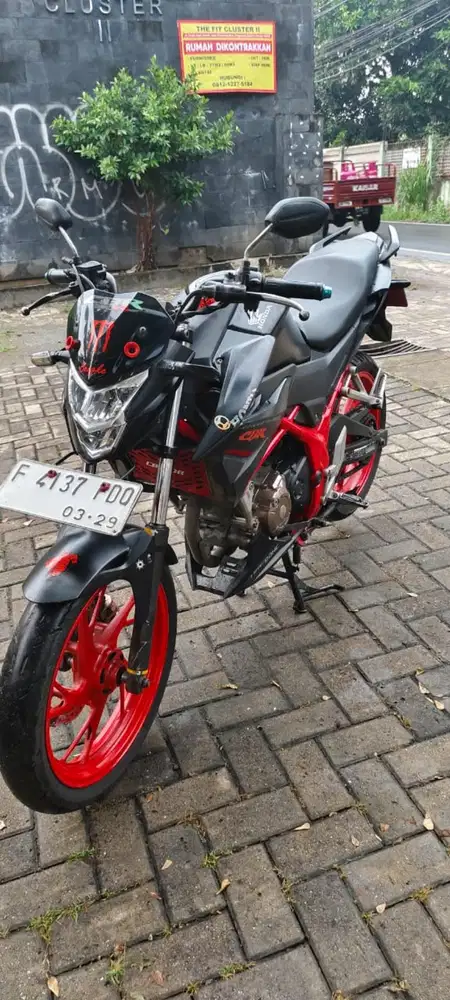 Dijual Honda CB150R tipe se tahun 2019