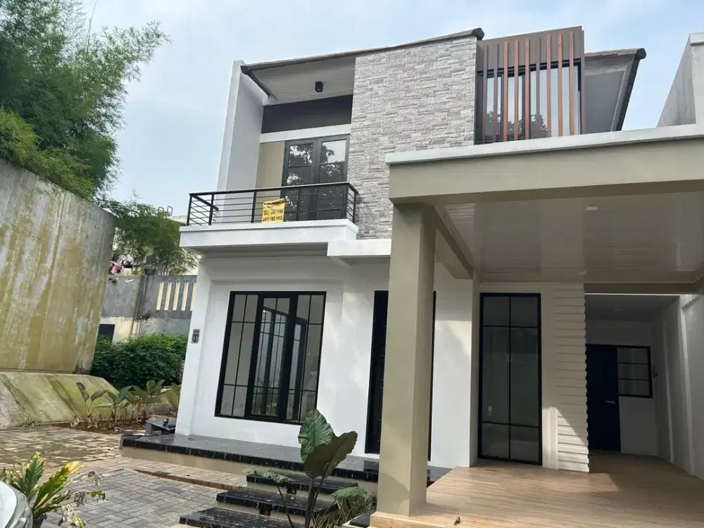Dijual Cepat Rumah 2 Lantai Lokasi Strategis di Kota Wisata Cibubur