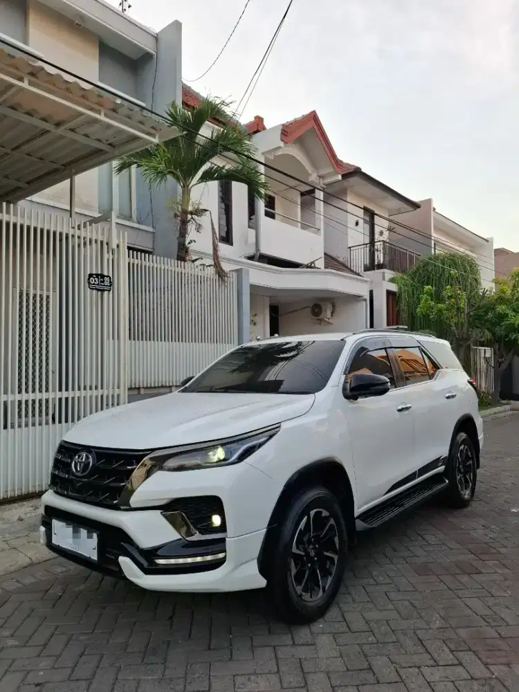 Fortuner VRZ 2.8 GR Sport 2022 AT Diesel Putih 1GD Non TRD Solar