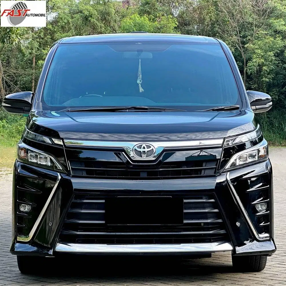 TOYOTA VOXY 2020 2.0 AT PANORAMIC LOW KM.46RB & PAJAK PANJANG