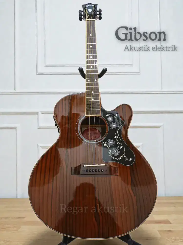 Gitar akustik elektrik Gibson