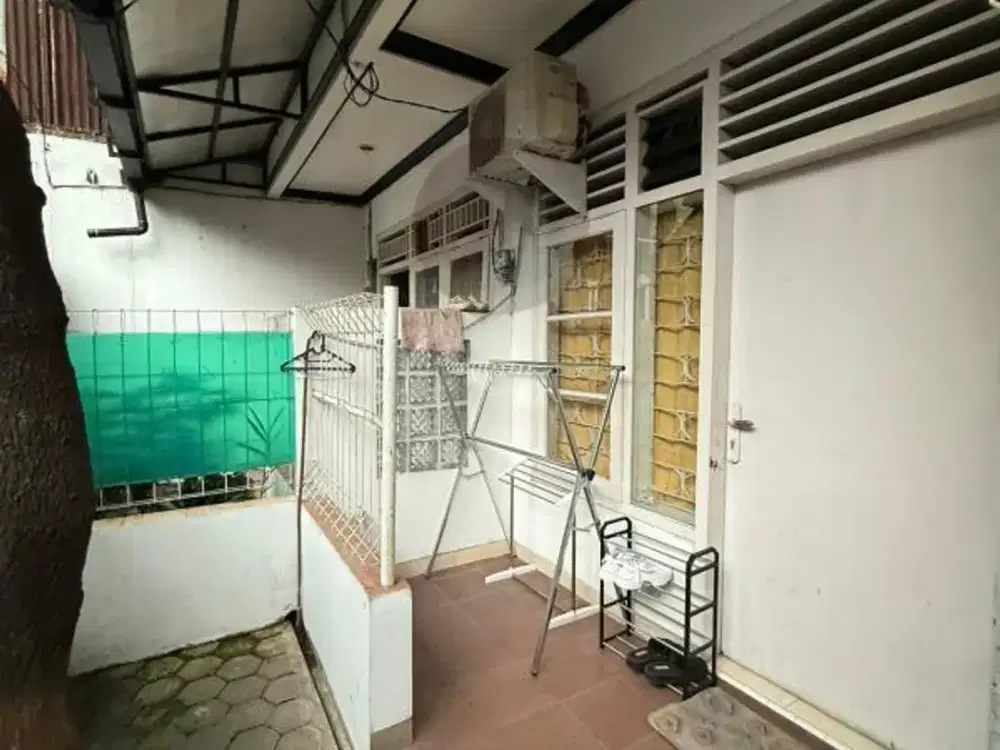 Dijual Rumah 3 Lantai di Jatinegara Jakarta Timur