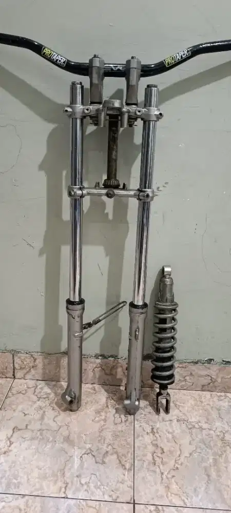 Di jual, shock depan dan belakang ori copotan KLX tipe DTX  2017 sim5