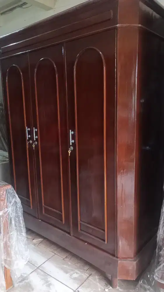 Tahun 1980. Lemari jati 3 pintu bekas Bogor dah melamin