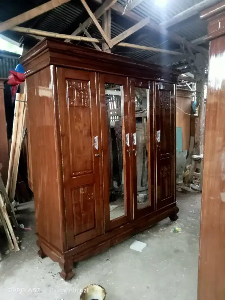 Lemari 4pintu kaca kayu jati