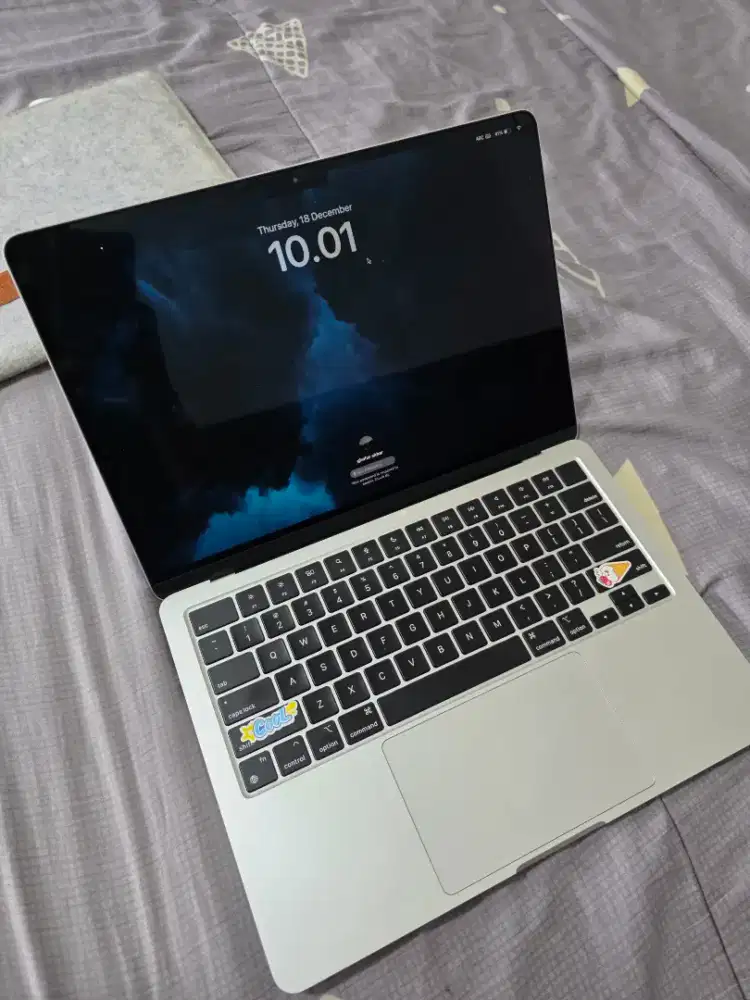 MacBook Air M2 2022 – 8GB RAM / 256GB SSD (Silver)