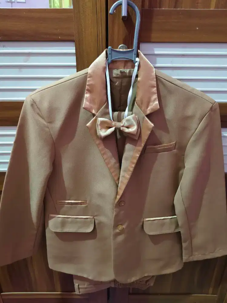 Setelan Jas Anak Lengkap Celana, Kemeja Putih, Dasi Kupu-Kupu Gold