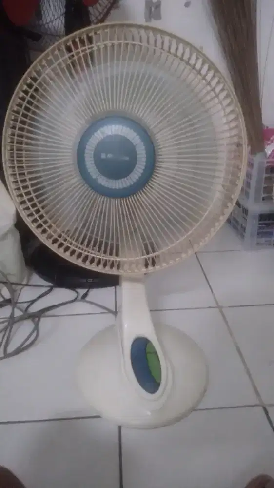 Dijual cepat kipas angin duduk merek miyako murah