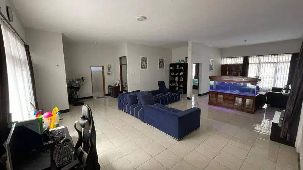 Rumah Buah Batu dijual siap huni Dekat dengan pintu tol Buah Batu