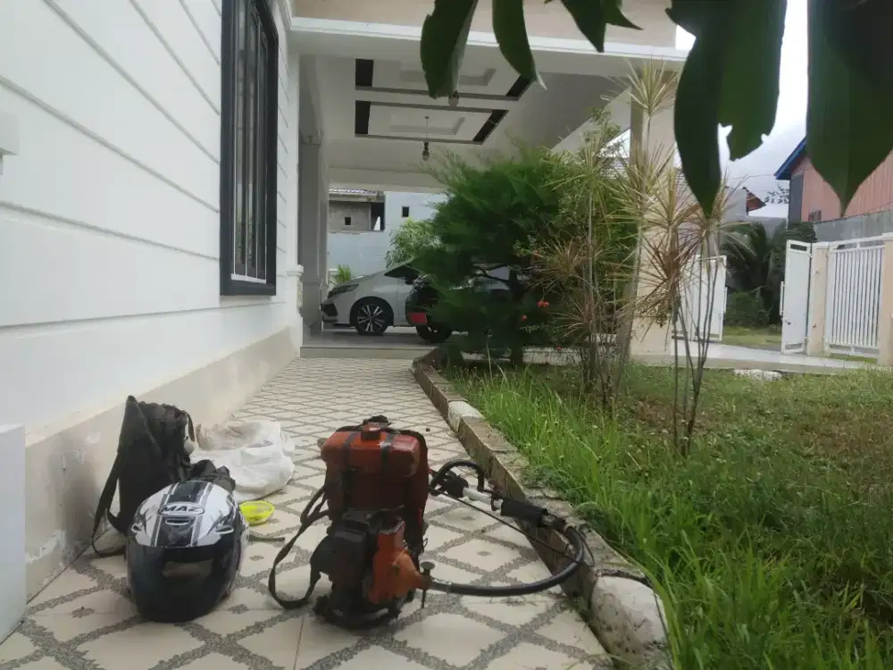 Jasa potong rumput dan pohon