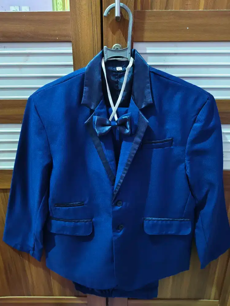 Setelan Jas Anak Lengkap Celana, Kemeja Putih, Dasi Kupu-Kupu Biru