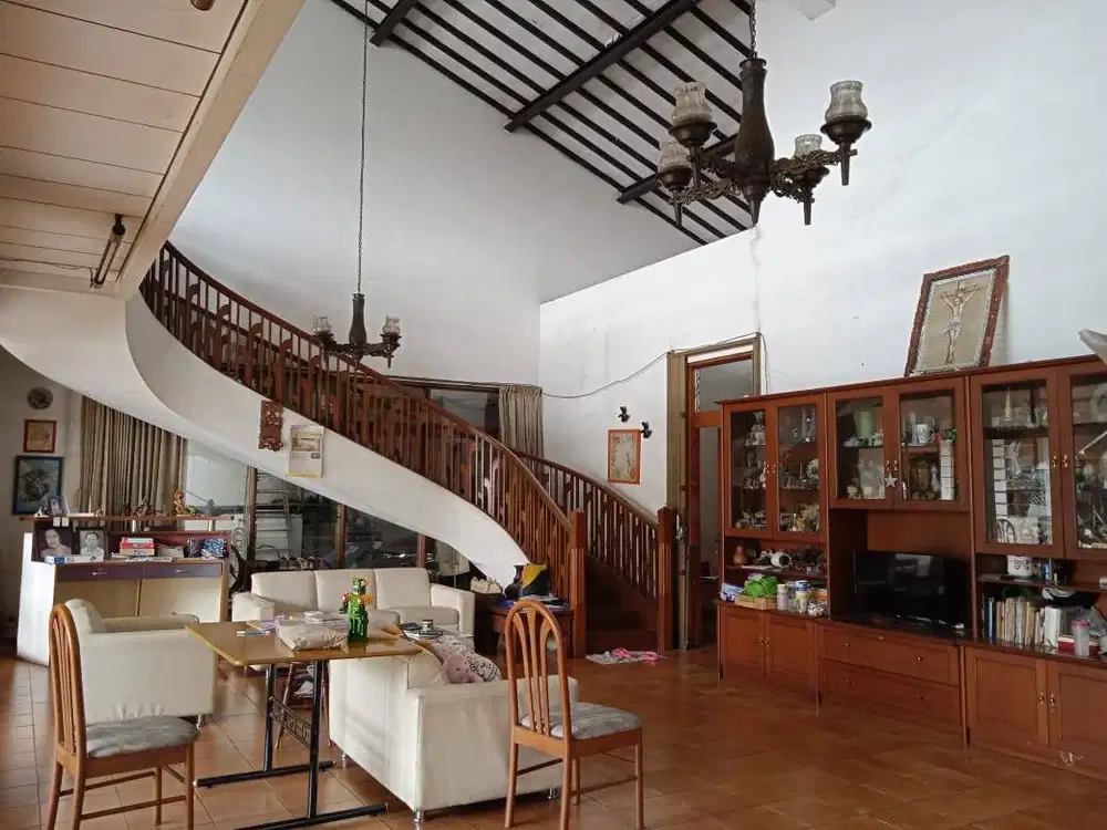 Rumah Batununggal Bandung dijual cocok untuk keluarga besar Siap Huni