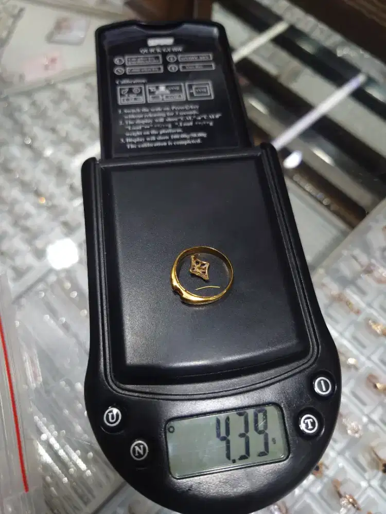 Terima Emas dari Toko Lain