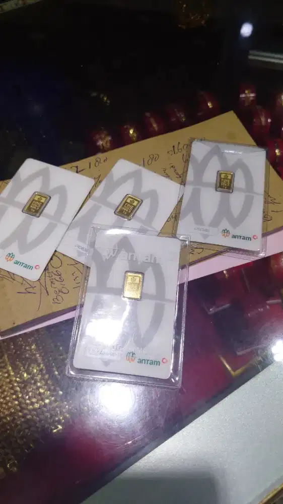 Terima Emas dari Toko Lain