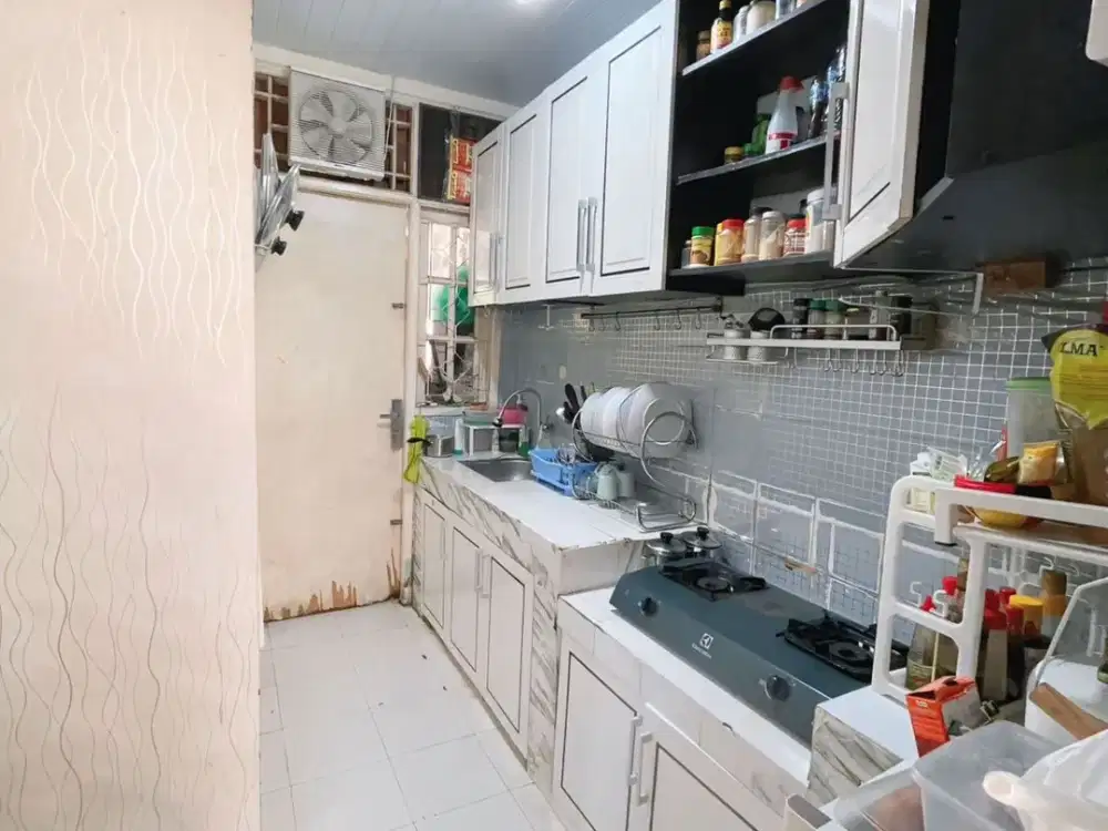 Rumah Strategis Dgn AC di Bintaro Tangsel Sc-15686