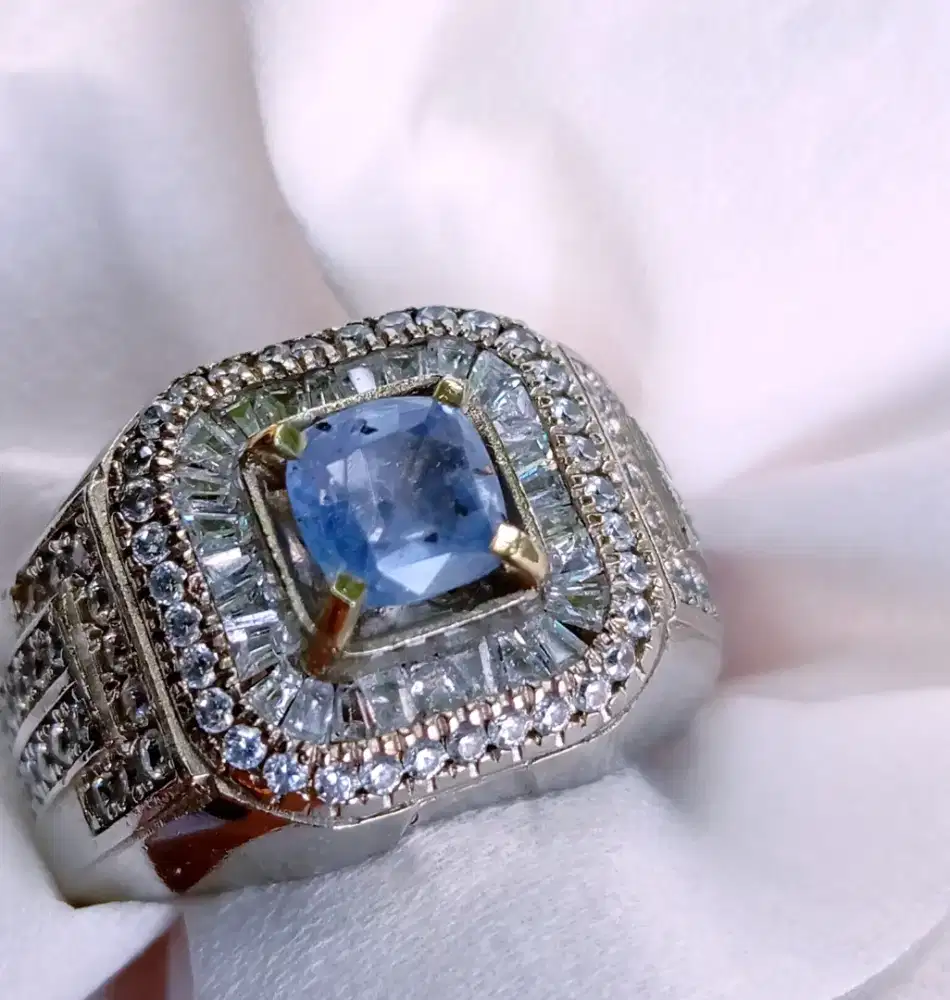 Blue safir Ceylon Srilanka no heated memo