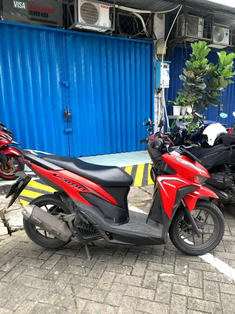 Honda Vario 125 CBS Merah