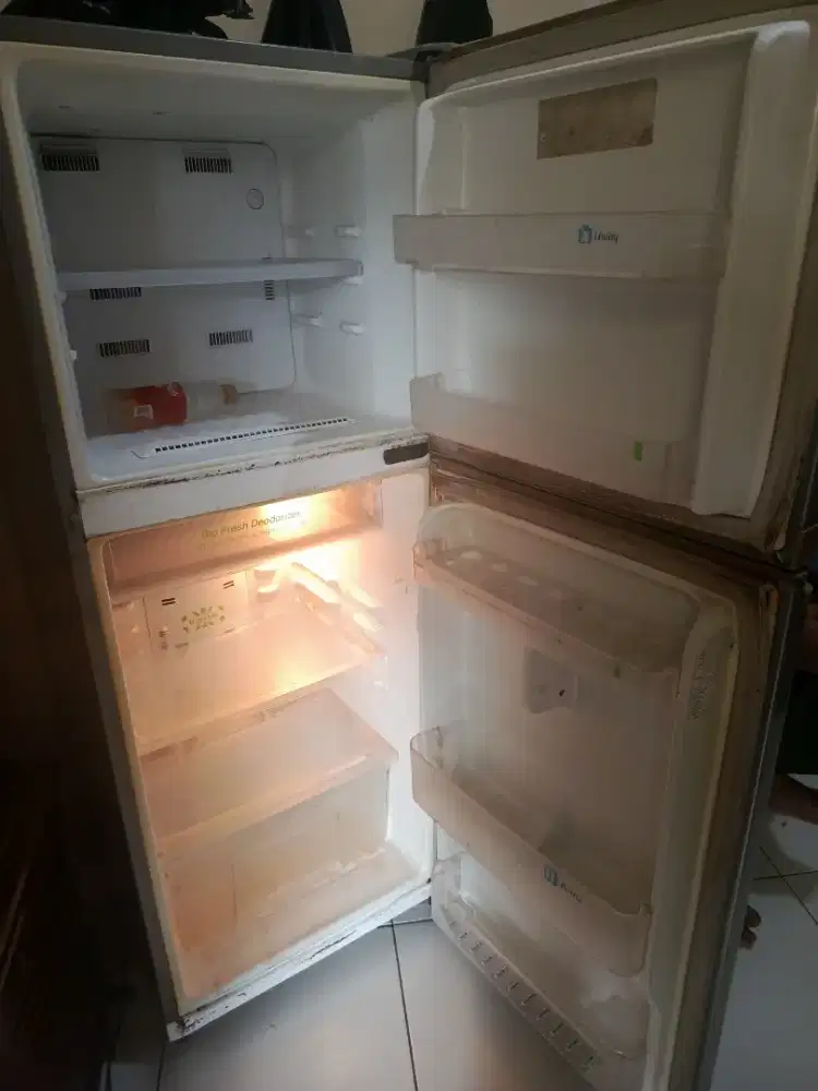 Mangga kulkas 2pintu merk Samsung full orisinil belum pernah service