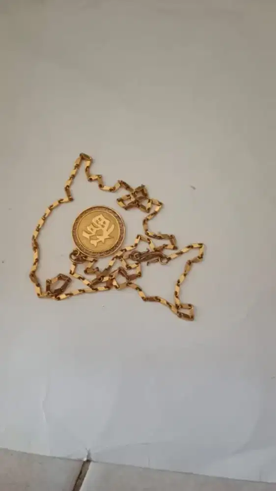 Terima Emas dari Toko Lain